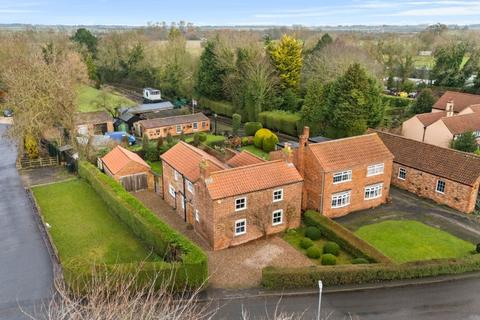 4 bedroom detached house for sale, Main Street, Fulstow, Louth, LN11