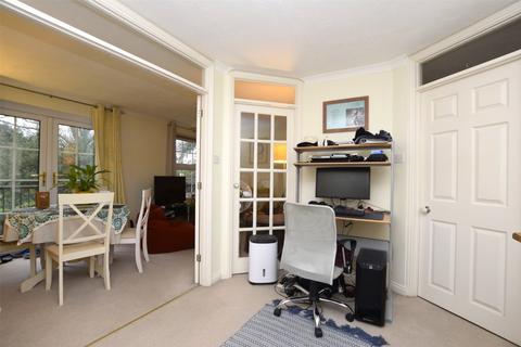 2 bedroom apartment to rent, Gravel Hill Road, Bristol BS37
