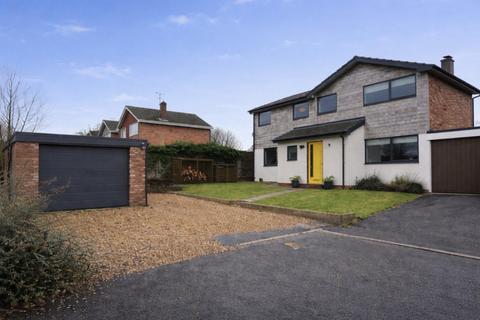 4 bedroom detached house for sale, Shannon Court, Thornbury, BS35