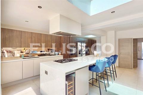 4 bedroom semi-detached house to rent, Elm Avenue, Eastcote, HA4