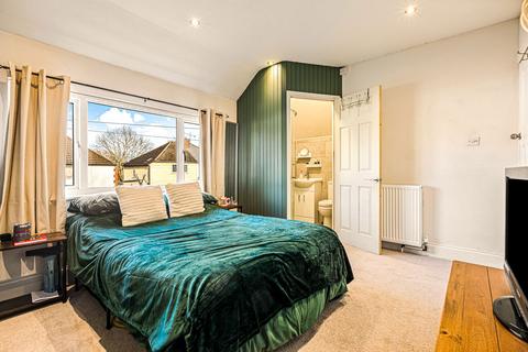 2 bedroom semi-detached house for sale, Kingston Avenue, Wigston LE18