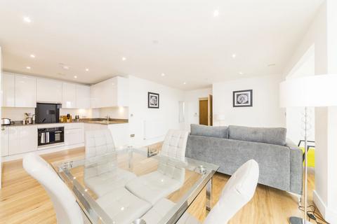 2 bedroom flat to rent, Sky View Tower, Stratford E15