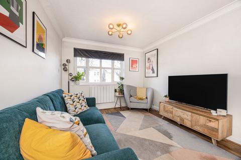 1 bedroom ground floor flat for sale, The Avenue, London E4