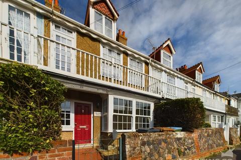 3 bedroom terraced house to rent, Silvermere Cottage, Canning Road