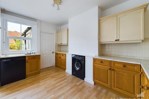 3 bedroom terraced house to rent, Silvermere Cottage, Canning Road