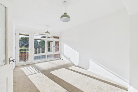 2 bedroom apartment to rent, The Street, Rustington