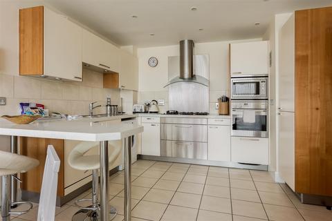2 bedroom apartment to rent, The Quay, Poole