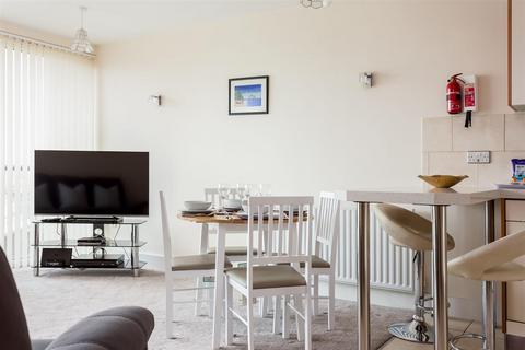 2 bedroom apartment to rent, The Quay, Poole