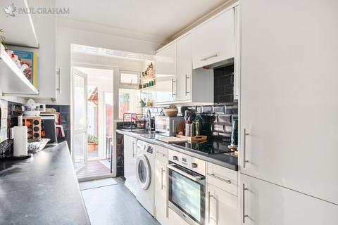 2 bedroom ground floor maisonette for sale, Highfield Road, Sutton