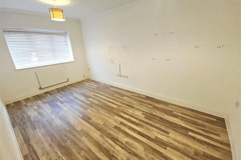 4 bedroom terraced house for sale, Hart Road, Thundersley, Benfleet,