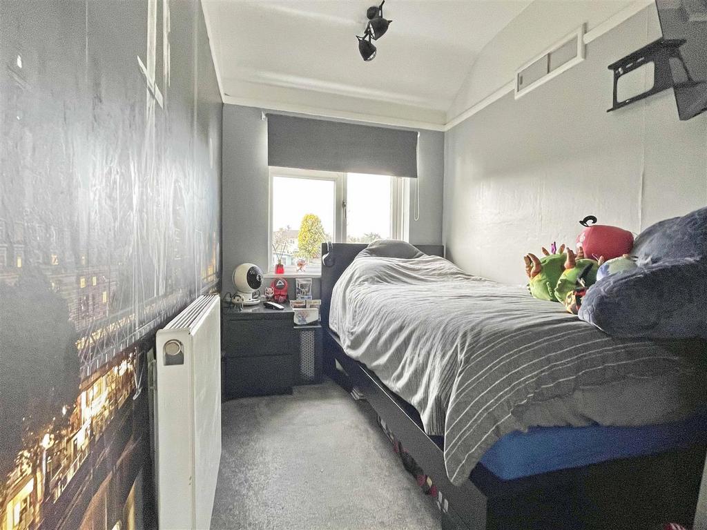 Bed3.jpg