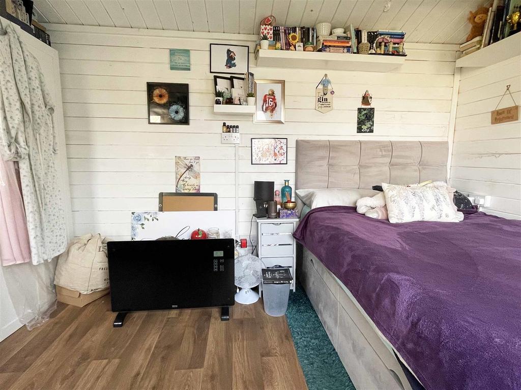 Cabin2.jpg