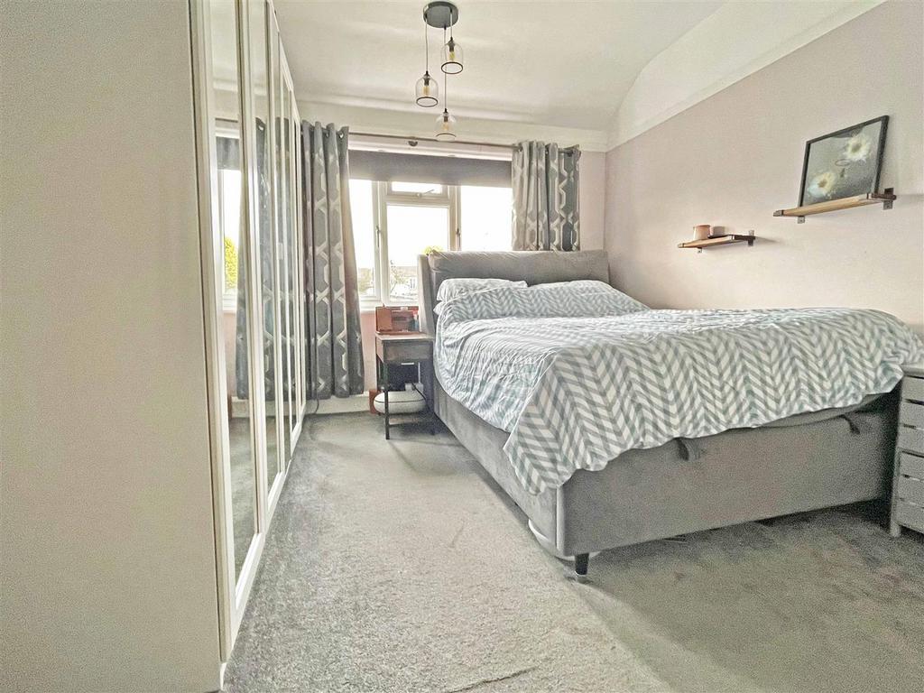 Bed1b.jpg