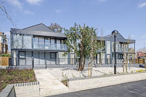 2 bedroom flat to rent, Tregenna Court, Wembley, HA0