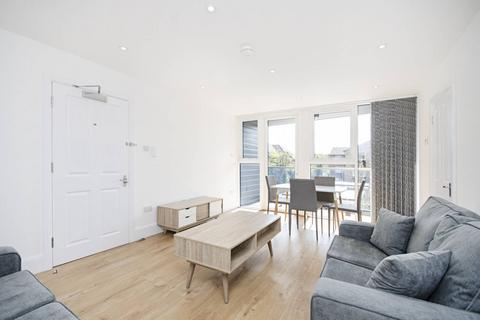 2 bedroom flat to rent, Tregenna Court, Wembley, HA0