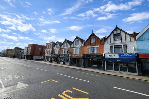3 bedroom apartment for sale, Twickenham Road, Greater London TW7