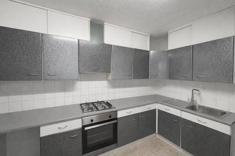 3 bedroom apartment for sale, Twickenham Road, Greater London TW7