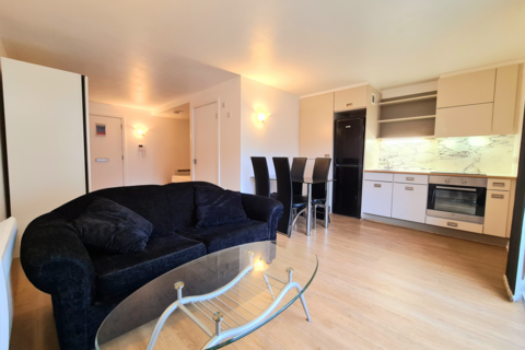 Studio to rent, Alaska Building, Deals Gateway, London, SE13