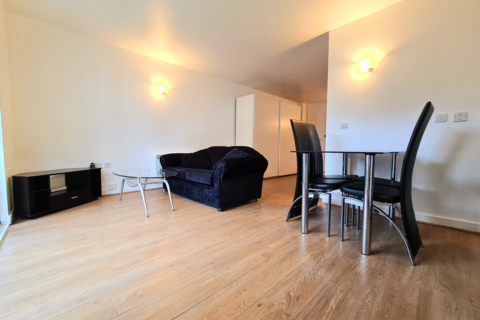Studio to rent, Alaska Building, Deals Gateway, London, SE13
