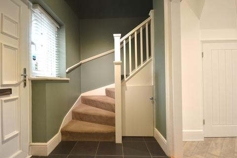 2 bedroom terraced house to rent, Dolphin Mews, Chichester, PO19