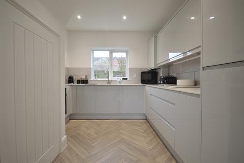 2 bedroom terraced house to rent, Dolphin Mews, Chichester, PO19
