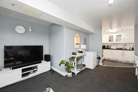 2 bedroom flat for sale, Drummond Grove, Ashford, TN24 0