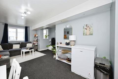 2 bedroom flat for sale, Drummond Grove, Ashford, TN24 0