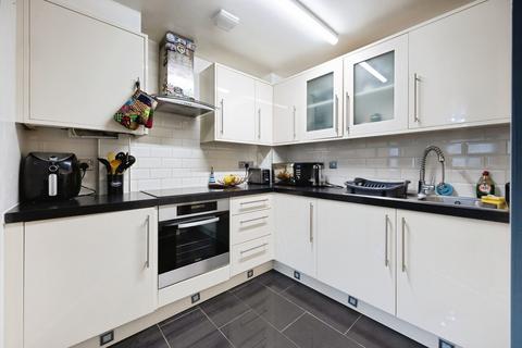 2 bedroom flat for sale, Drummond Grove, Ashford, TN24 0