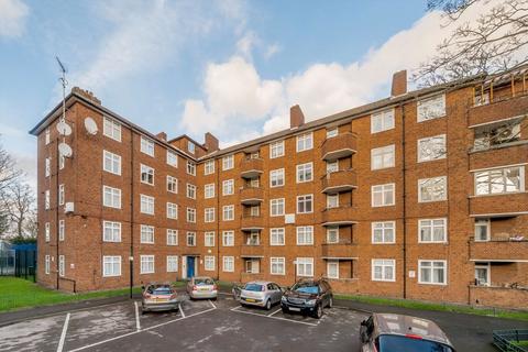 2 bedroom flat to rent, Webb Estate, London E5