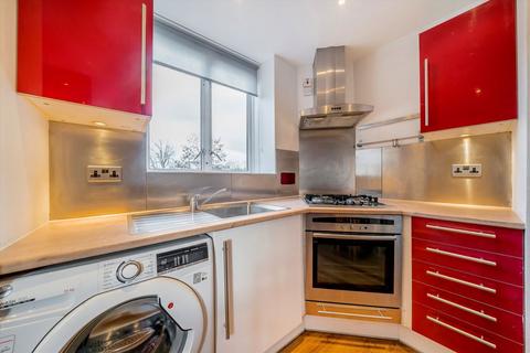 2 bedroom flat to rent, Webb Estate, London E5