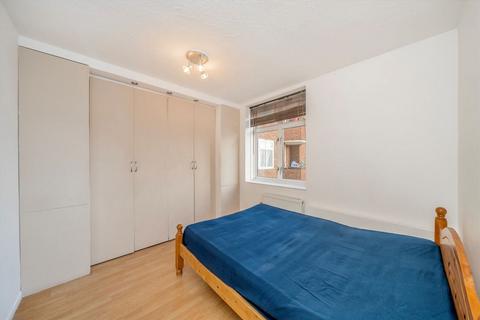 2 bedroom flat to rent, Webb Estate, London E5