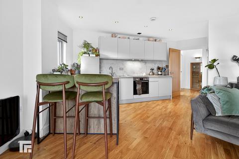2 bedroom apartment for sale, Altolusso, Bute Terrace, Cardiff