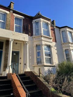 1 bedroom bedsit to rent, Acton Lane, London NW10