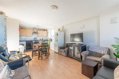 2 bedroom flat to rent - The Quarterdeck, London