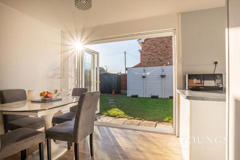 3 bedroom end of terrace house for sale, Walkways, Canvey Island, SS8