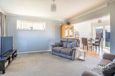 3 bedroom end of terrace house for sale, Walkways, Canvey Island, SS8