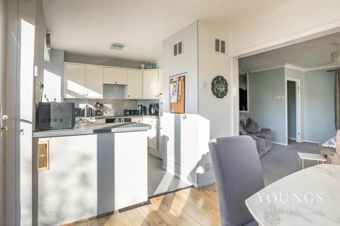 3 bedroom end of terrace house for sale, Walkways, Canvey Island, SS8