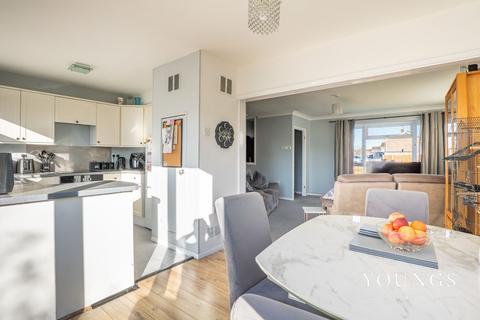 3 bedroom end of terrace house for sale, Walkways, Canvey Island, SS8