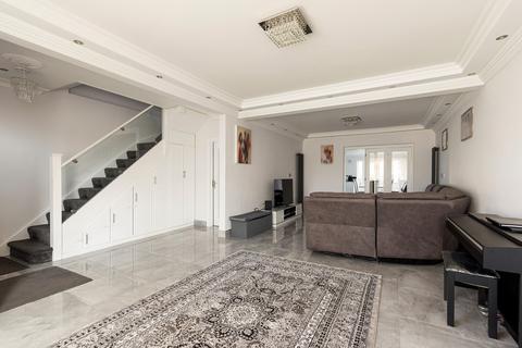 3 bedroom semi-detached house for sale, Kenilworth Gardens, Loughton, IG10