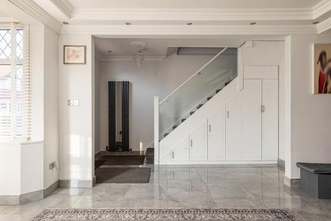3 bedroom semi-detached house for sale, Kenilworth Gardens, Loughton, IG10