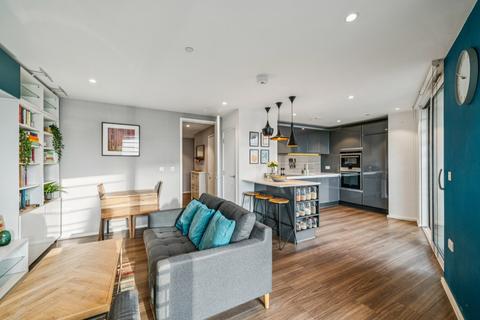 2 bedroom flat for sale, Copperlight Apartments, 16 Buckhold Road, London