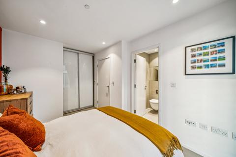 2 bedroom flat for sale, Copperlight Apartments, 16 Buckhold Road, London