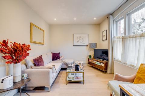 1 bedroom flat for sale, Hazlebury Road, Sands End, London