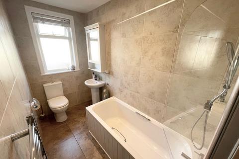 2 bedroom townhouse for sale, Alexandra Road, Pudsey