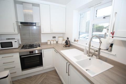 2 bedroom end of terrace house to rent, High Street, South Milford