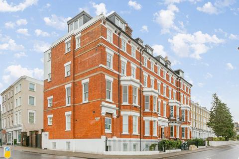 3 bedroom flat to rent, Park House, Richmond Hill, Surrey