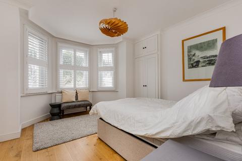 3 bedroom flat to rent, Park House, Richmond Hill, Surrey