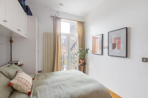 1 bedroom flat for sale, St John's Hill, London
