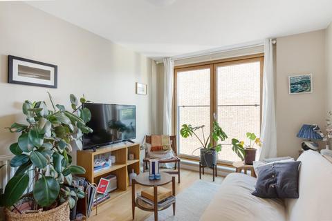 1 bedroom flat for sale, Wingate Square, Clapham, London