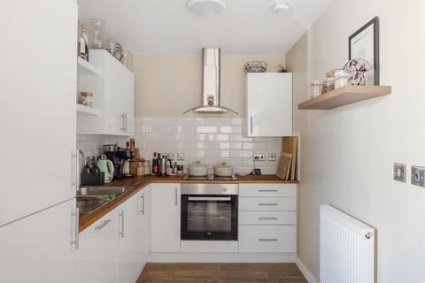 1 bedroom flat for sale, Wingate Square, Clapham, London